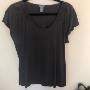 SZ- L Ann Taylor Brown Scoop Neck Shirt. ECU
